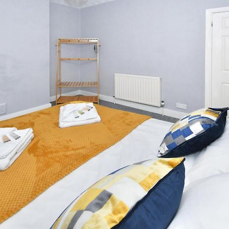 The Yellow Door By Avenew Management Serviced Accommodation Stoke-on-Trent Eksteriør billede