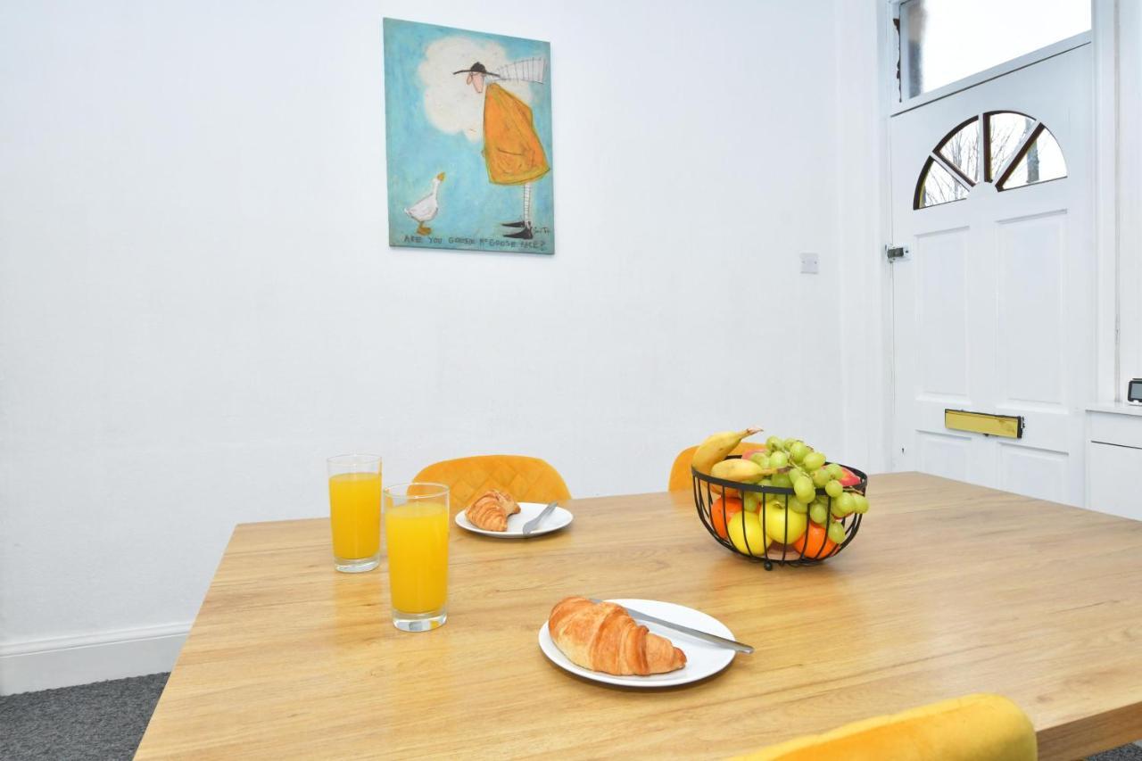 The Yellow Door By Avenew Management Serviced Accommodation Stoke-on-Trent Eksteriør billede