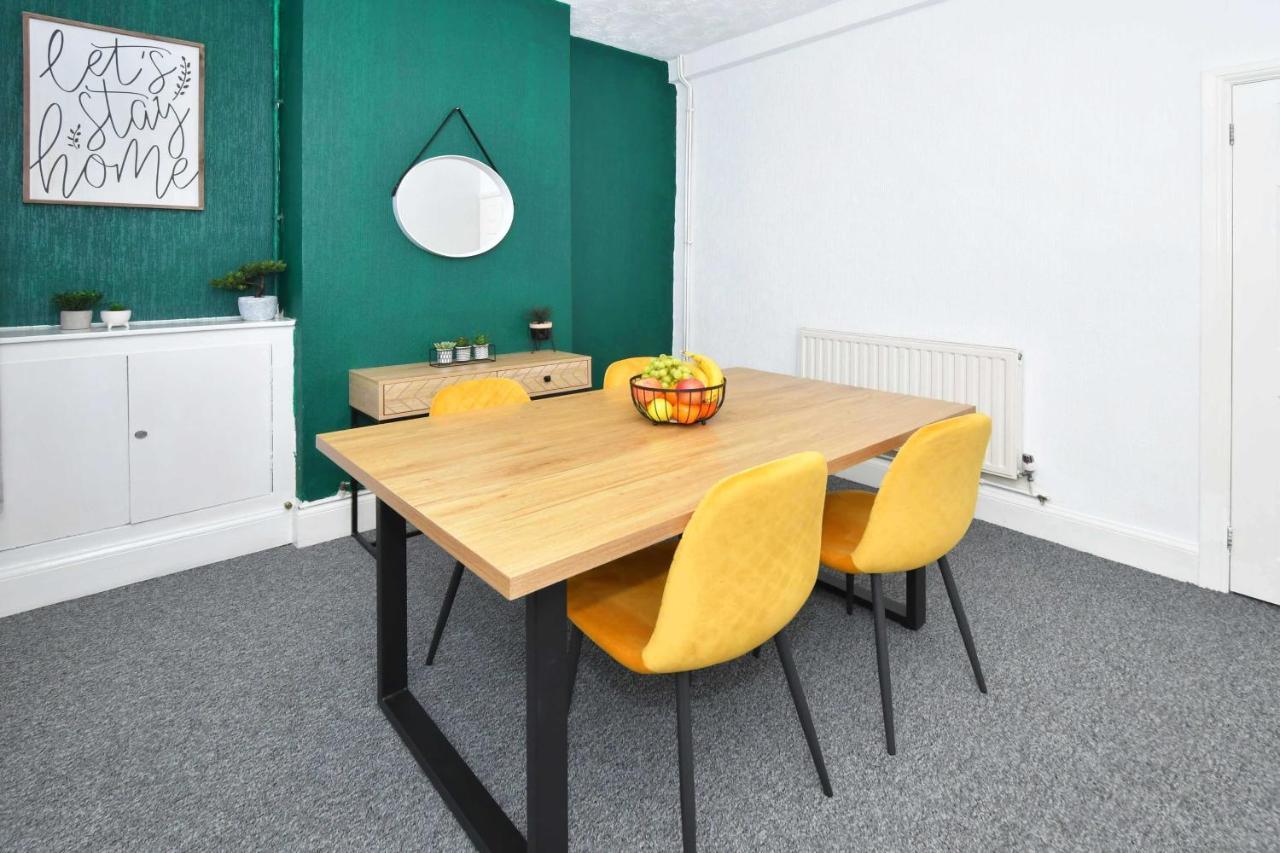 The Yellow Door By Avenew Management Serviced Accommodation Stoke-on-Trent Eksteriør billede