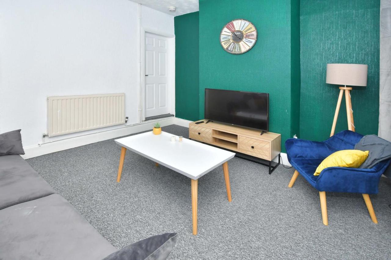 The Yellow Door By Avenew Management Serviced Accommodation Stoke-on-Trent Eksteriør billede